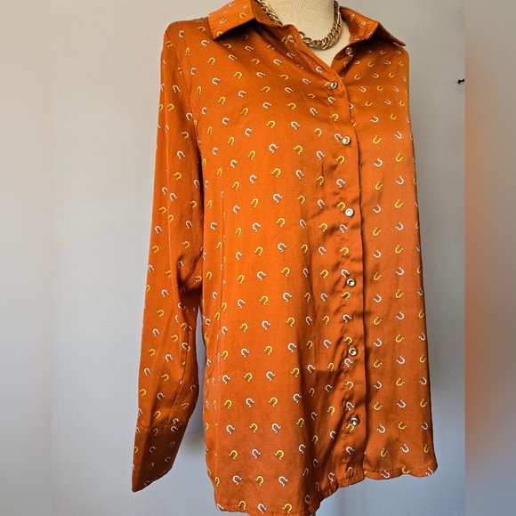 FOR YOU MODA Horseshoe Pattern Burnt Orange Long Sleeve Button Down Shirt. Med - Picture 4 of 13